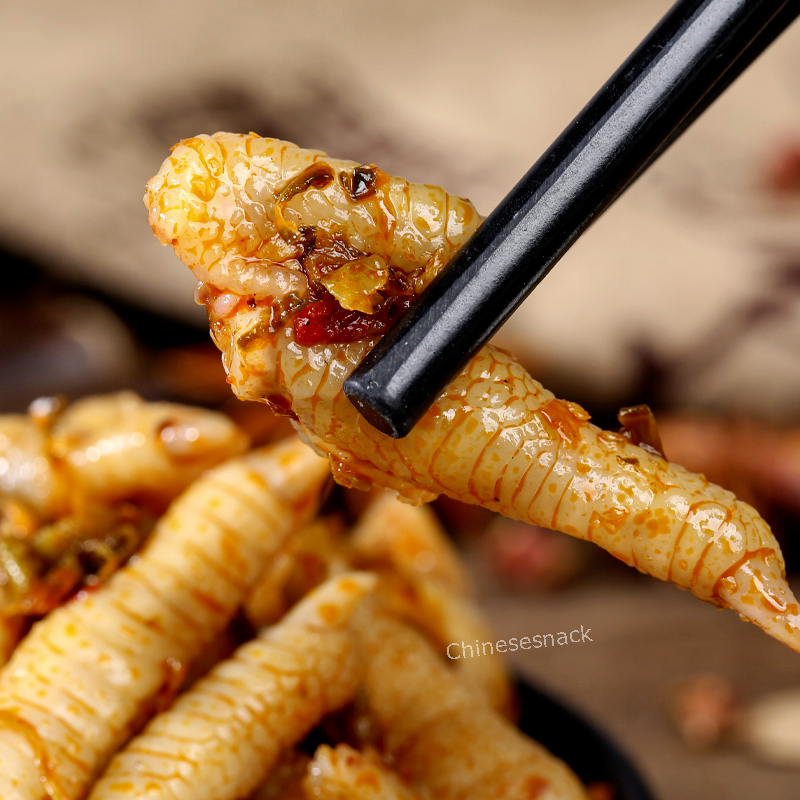 500g Youyou Pickled Cabbage Flavored Chicken Feet Snacks Chinese Food 有友迷你凤爪酸菜味